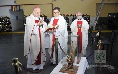 CABA | Mons. Olivera bendijo y entronizó dos imágenes de San Florián de Lorch, Mártir, en la División Control de Averías e Incendio de PNA
