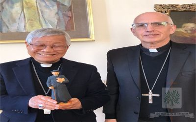 Roma | Mons. Olivera obsequió la imagen de Brochero al Prefecto de la Congregación del Clero