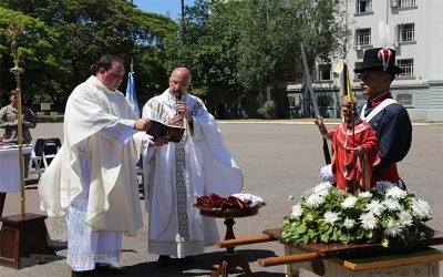 CABA | En la solemnidad de San Martín de Tours, Patrono del Regimiento de Infantería I, Patricios, Mons. Olivera celebró Santa Misa y bendijo el nuevo Sagrario de la Capilla